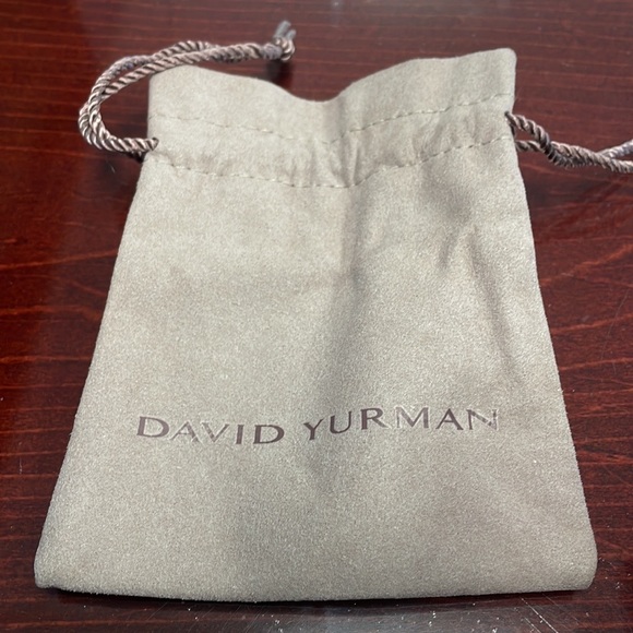 The Albion® Collection’s unique cushion-cut center stone - Picture 5 of 5